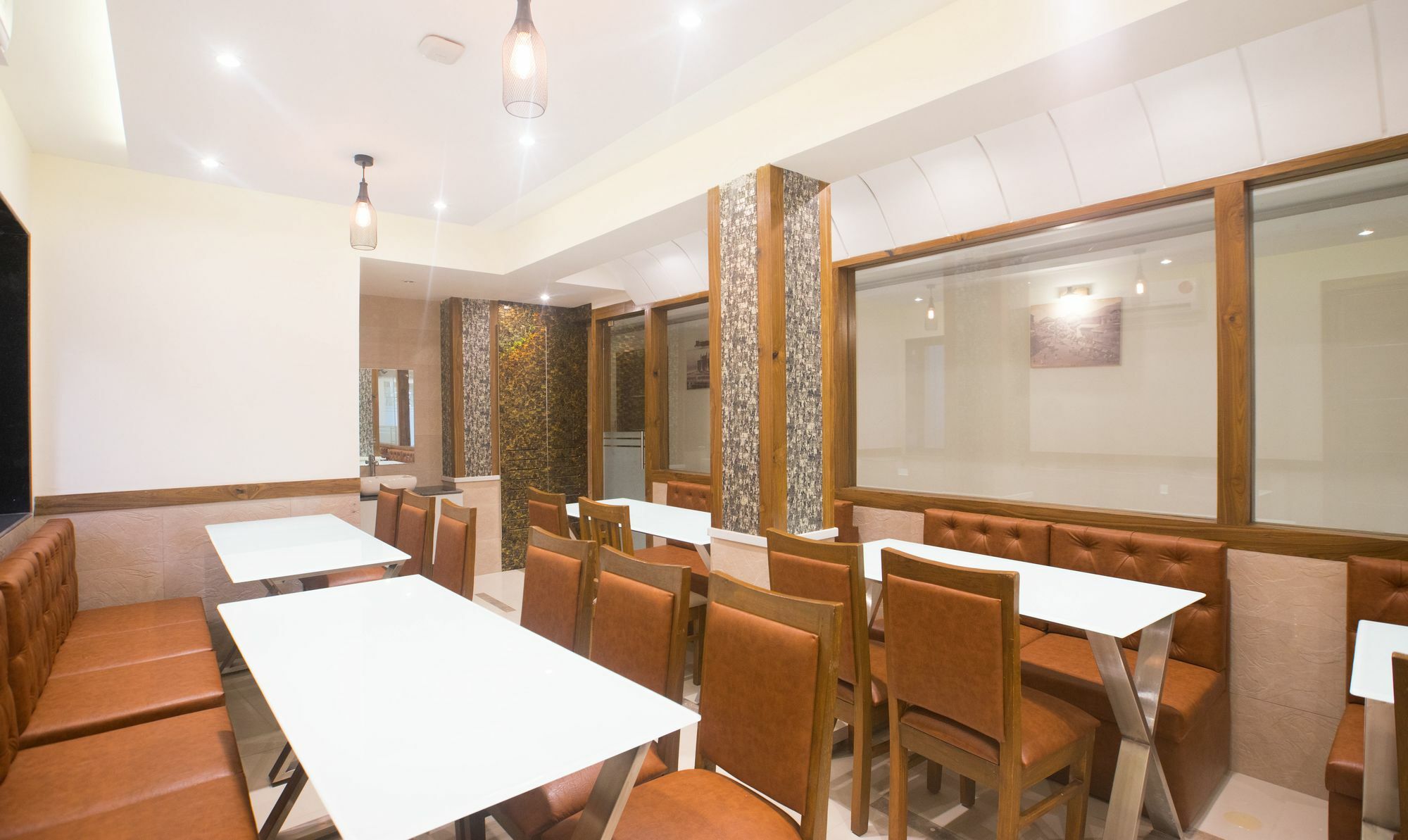 Hotel Treebo Amber International Mumbai Exterior foto