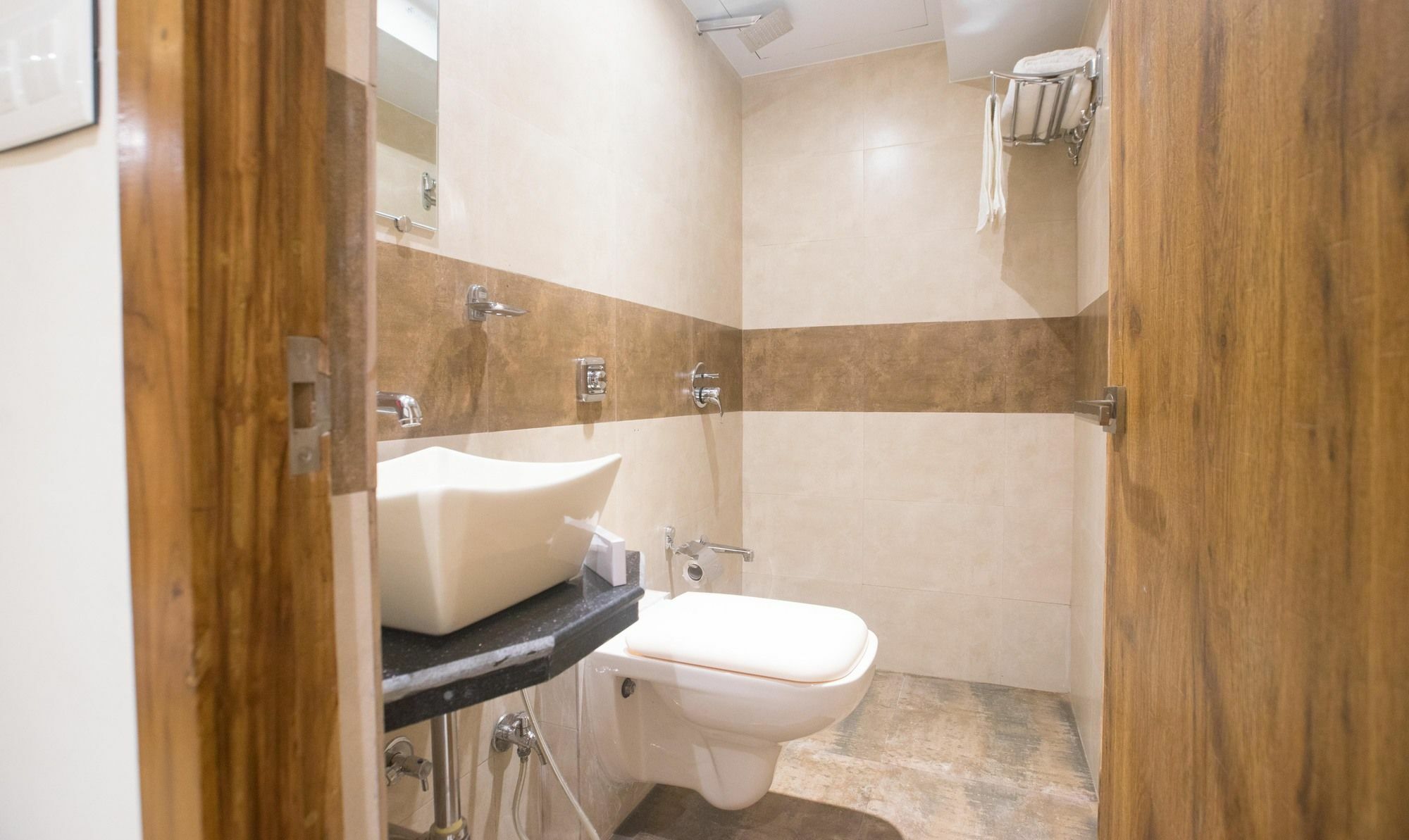 Hotel Treebo Amber International Mumbai Exterior foto