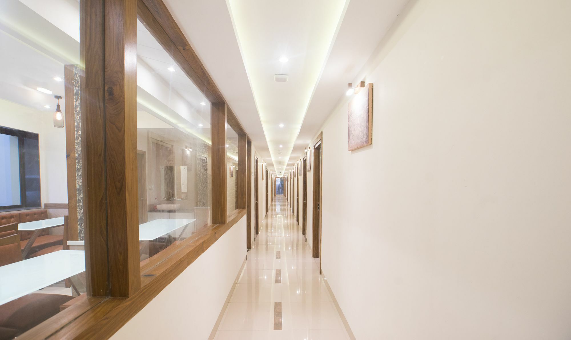 Hotel Treebo Amber International Mumbai Exterior foto