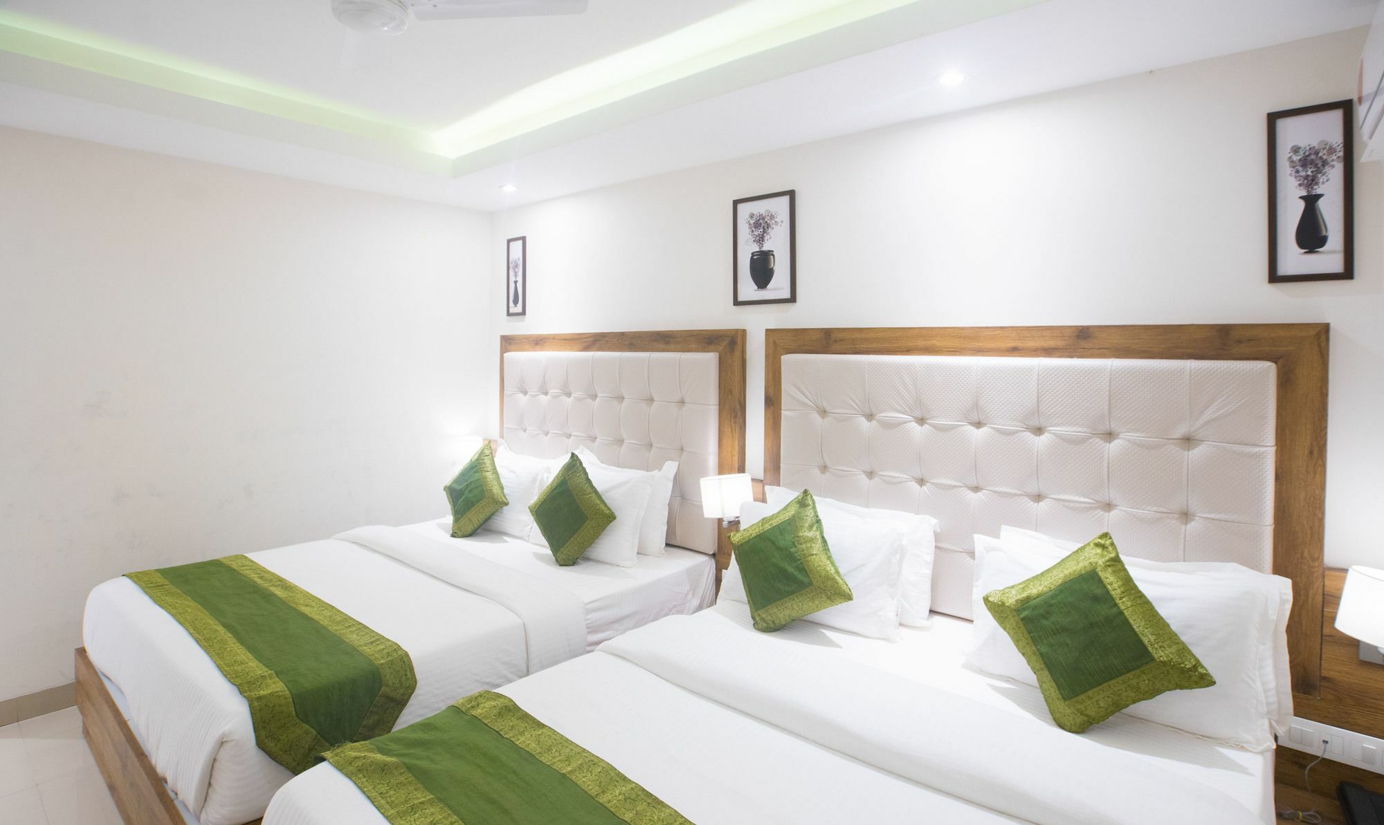 Hotel Treebo Amber International Mumbai Exterior foto